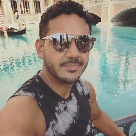 Meet your Posher, Luis - Picture 14 of 14